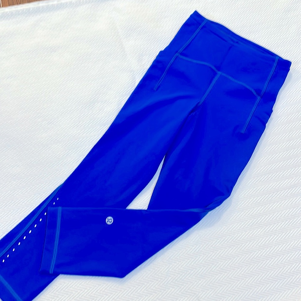Lululemon Electric Blue crop leggings size 0